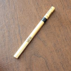 Vintage A.T. Cross Company Ball Pen Refill MEDIUM POINT BLUE. Pre-owned, 
very good shape, please see the photos.