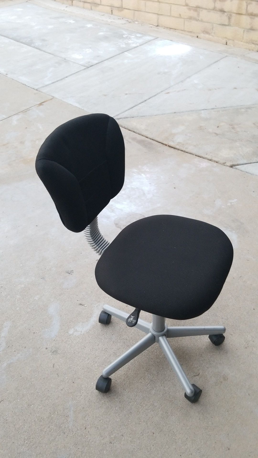 Computer chairs. Adjustable up and down. Like new! $6 each (4 total).