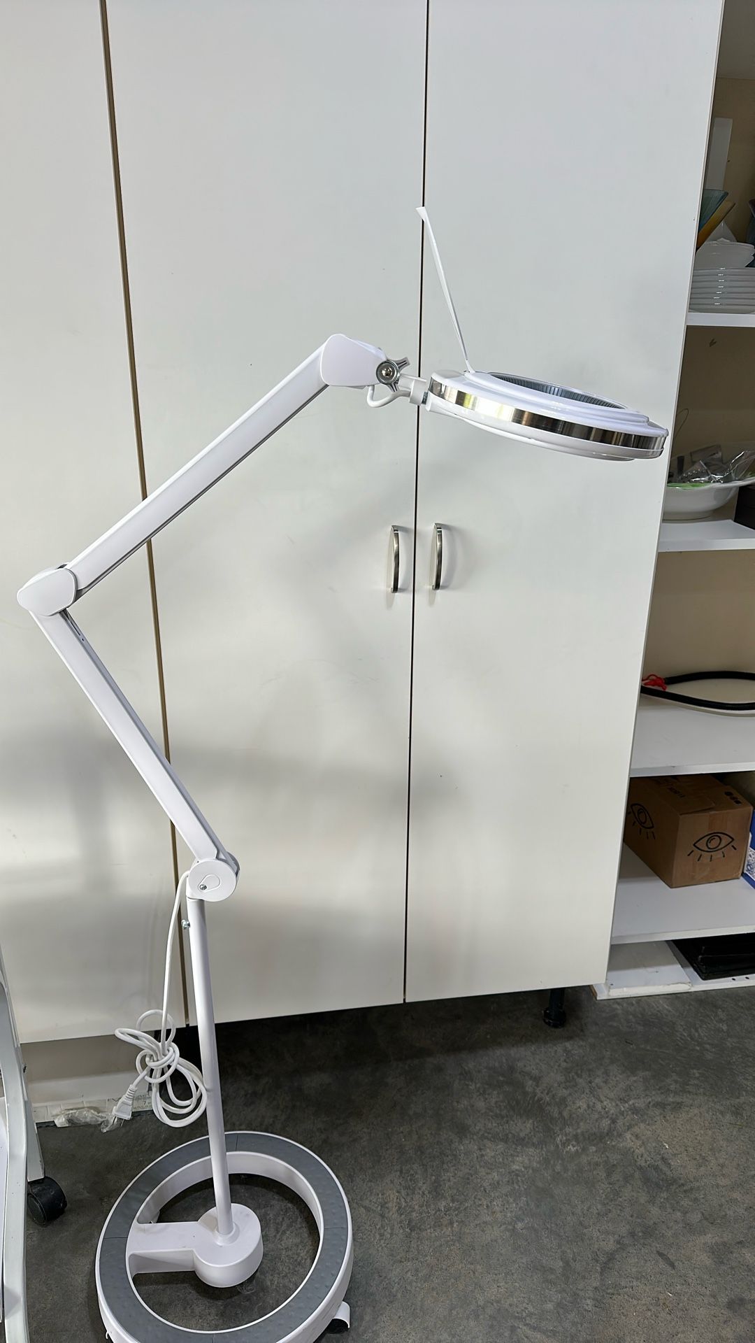 Magnifying Light
