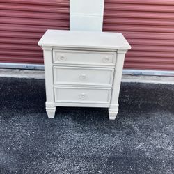 White 3 Drawer Nightstand / Bedside Table