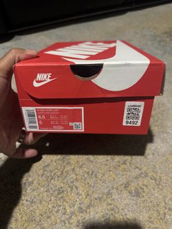 Woman’s Pine Green Dunk