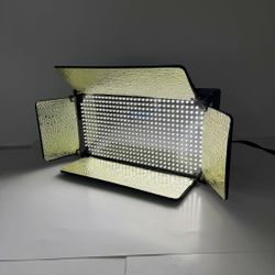 Fancier LED 500 Continuous Video Light W/Reflector Barn Doors *TESTED*