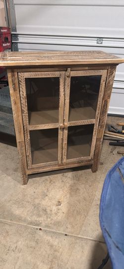 Wine cabinet