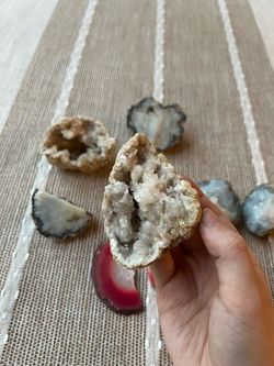 Agate & Quartz Geode Crystal Collection – 9 Pieces ✨