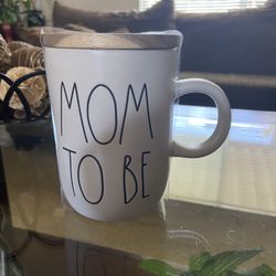 Rae Dunn Mom To Be Mug 