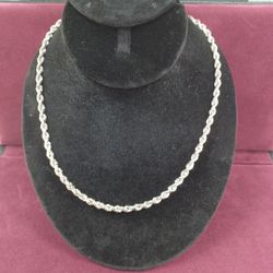 10K Rope Necklace ‼️....33.2grams....20inches.....$2160‼️......Layaway:$216.50.....ASK FOR TY ‼️