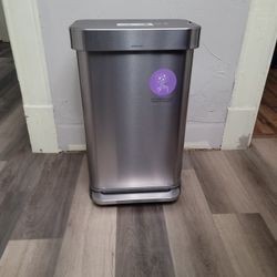 Simplehuman Trash can 