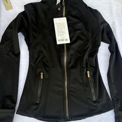 Lulu Lemon Black Nd Gold Size 4