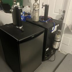 Set Of 2 Keg Coolers With Tap