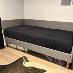 Mid Century Fabric Daybed (twin) 