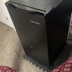 Mini Fridge 