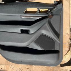 13-15 Ford Explorer Limited Front Left Door Panel