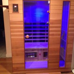 Infrared sauna for three