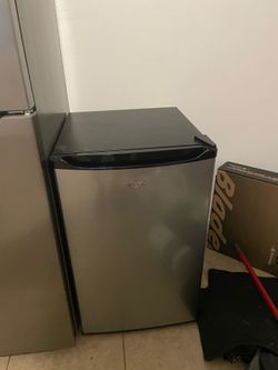 Mini fridge