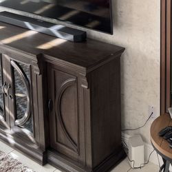 Wood TV Console With 2 Side Table In Excellent Condition 