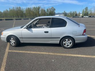 2002 Hyundai Accent (Manual Transmission) low miles!!!