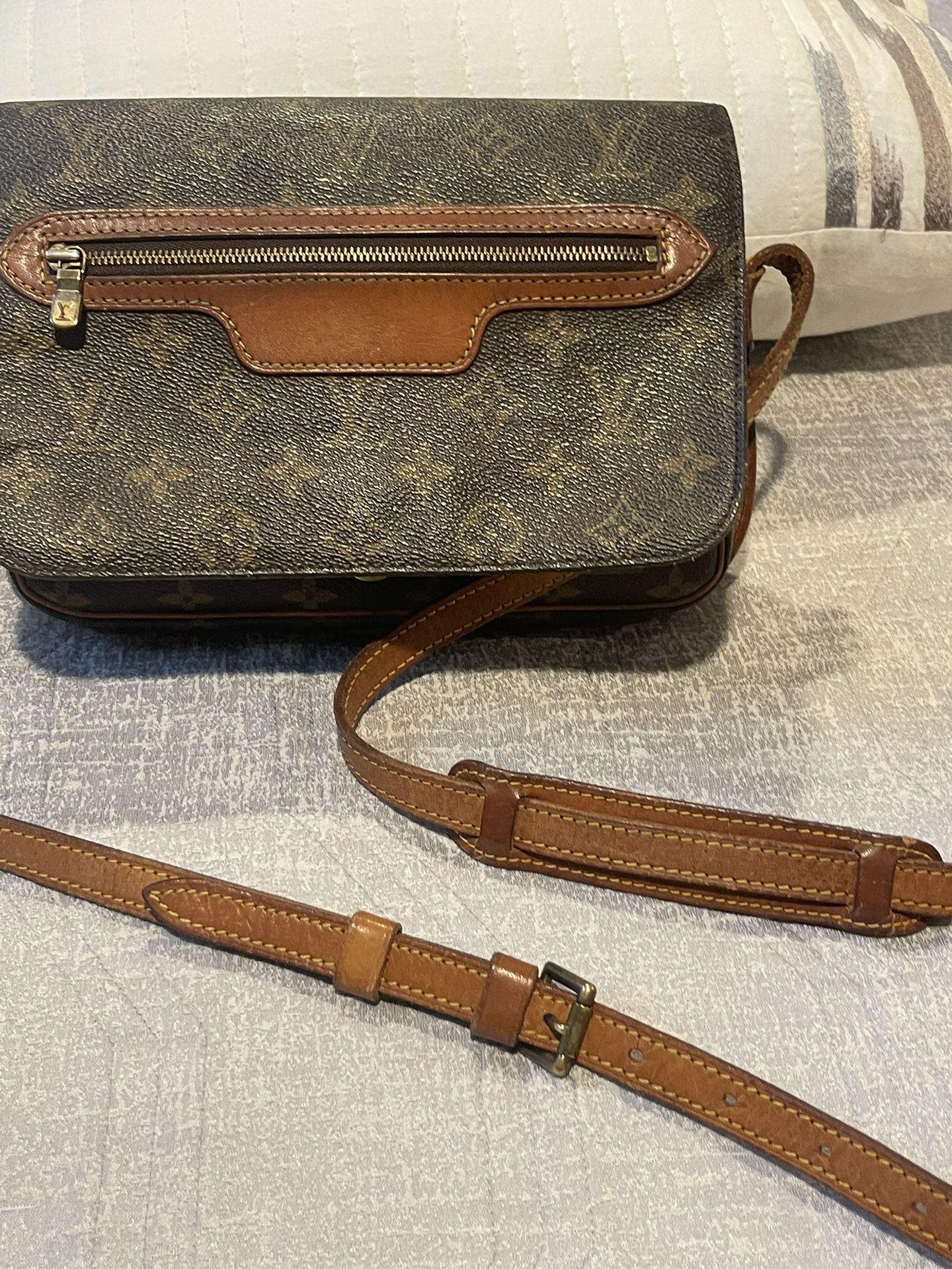 Louis Voitton for Sale in Irwindale, CA - OfferUp