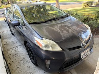 2014 Toyota Prius Hybrid – 230K Miles, Smog Passed