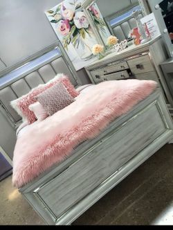 ✨️ King, Cal King, Queen Bed Frame ✨️ Furniture Sectionals, Bedrooms, Dining Avail