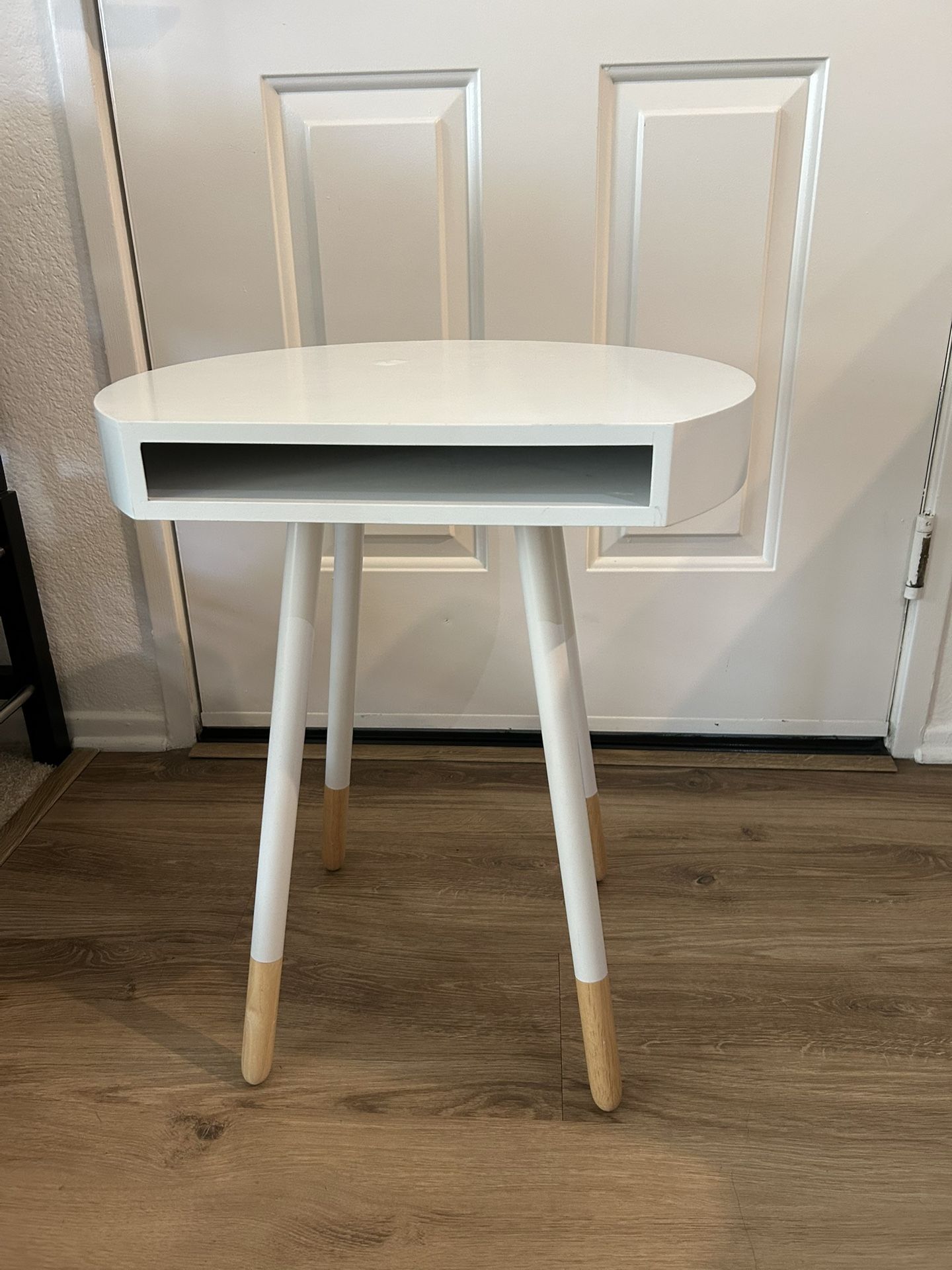 Side End Table / Nightstand