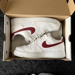 Air Force 1 Low White Team Red Size 9.5 (Used)