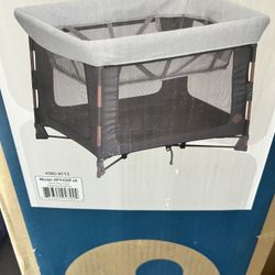 Maxi cosi Swift 3 In 1 Play Yard Baby Playpen Bassinet 