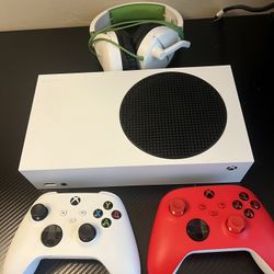 Xbox Series S 512 GB W Controllers And headset 