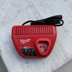 M12 Charger