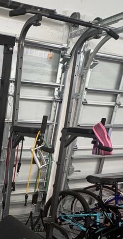 Power tower for pull ups and dips
