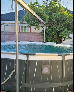 Above ground pool