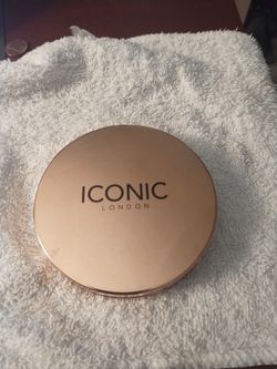 Iconic London Ultimate Bronzing Powder 