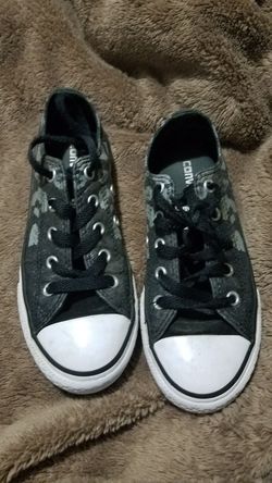Girl converse