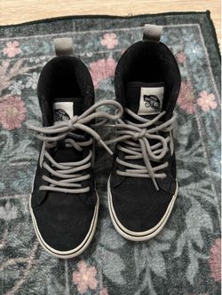 Vans MTE Kids High Top Shoes Size 3 – Black/Grey – Good Pre-Owned Condition