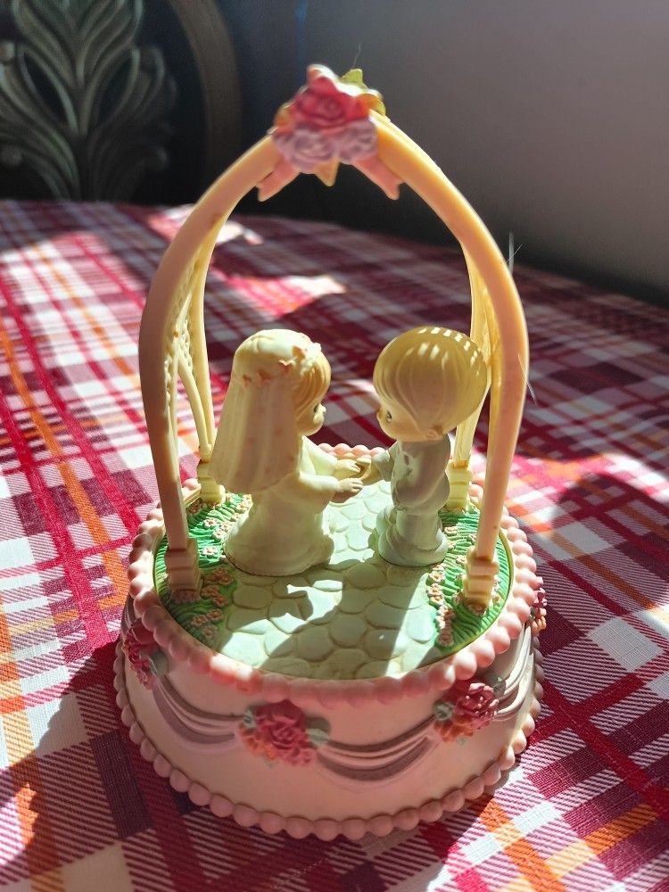 Vintage precious Moments Wedding Cake Topper