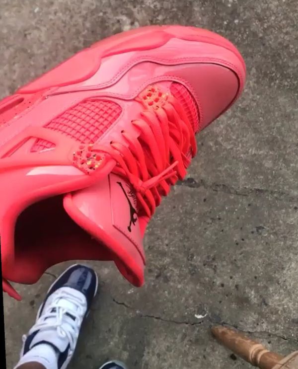 Jordan 4 âhot peachâ size 9 for Sale in GILLEM ENCLAVE, GA - OfferUp