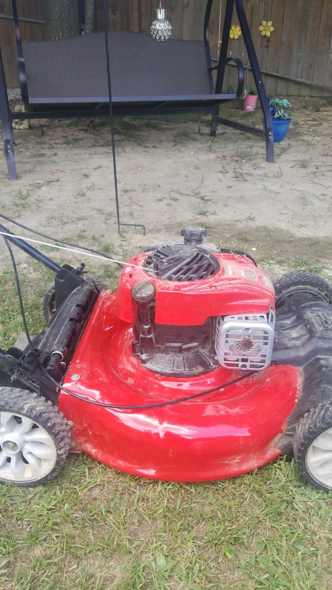Troy- Bilt 21" Front wheel Self Propelled Mulch and Rear bag. Briggs and Stratton 550 series 140cc 2 to 3 months old 2 year warranty must pick-up