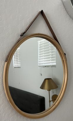 Round Mirror