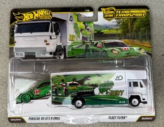 Rexy Hot Wheels Team Transport Porsche 911 GT3 R & Fleet Flyer