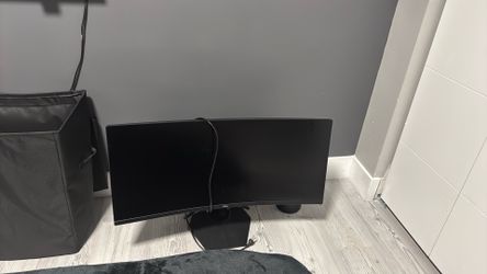 Dell Curved Monitor, Does Not Turn On For Parts Or Fix