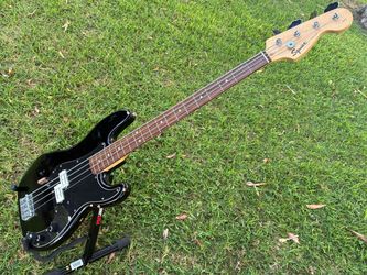 Squier P-Bass w/DiMarzio pickups