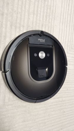 Roomba vacuum Model 980. Very good condition. New battery.