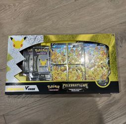 Pokémon Celebrations Pikachu V-Union Premium Playmat Collection