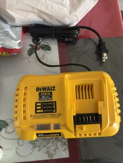 Dewalt Fast Charger 