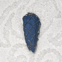 Pendant In rough Lapis 