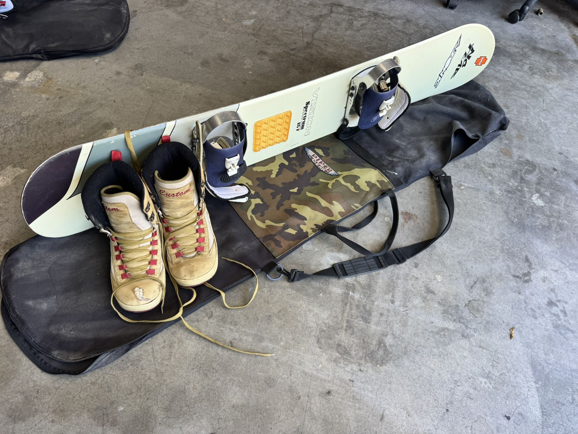 155 Vision Snowboard W/ Custom Size 11 Boots