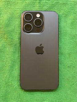 Apple iPhone 15 Pro 'Black Titanium' · Unlocked - 256GB