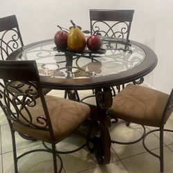 Round Dining Table with 4 Chairs – Real Wood