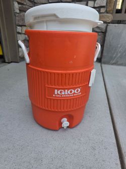 Igloo 5 gallon water cooler