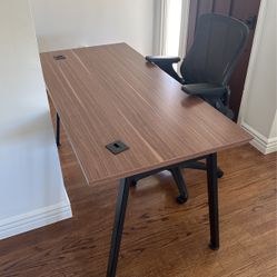 Desk With chair