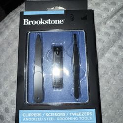 NIP BROOKSTONE CLIPPER TWEEZER NAIL FILE SET 